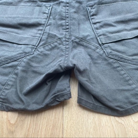 G-STAR ARMY  GREEN SHORTS - 25 - Picture 12 of 16